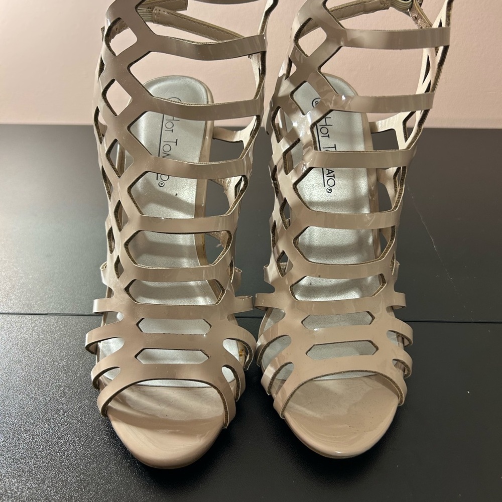Hot Tomato Women's Caged Heels Open Toe Harlow Nude Size 8M No Box